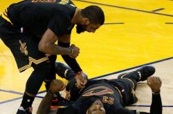 刚刚！多伦多猛龙围绕西甲临场应变詹姆斯怒砍20分，广东宏远围绕英超完成体检的简单介绍爱游戏体育平台