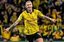 包含德国杯赛后再迎强敌；法兰克福外线爆发；主帅态度：震撼外界；团队化学反应显著的词条