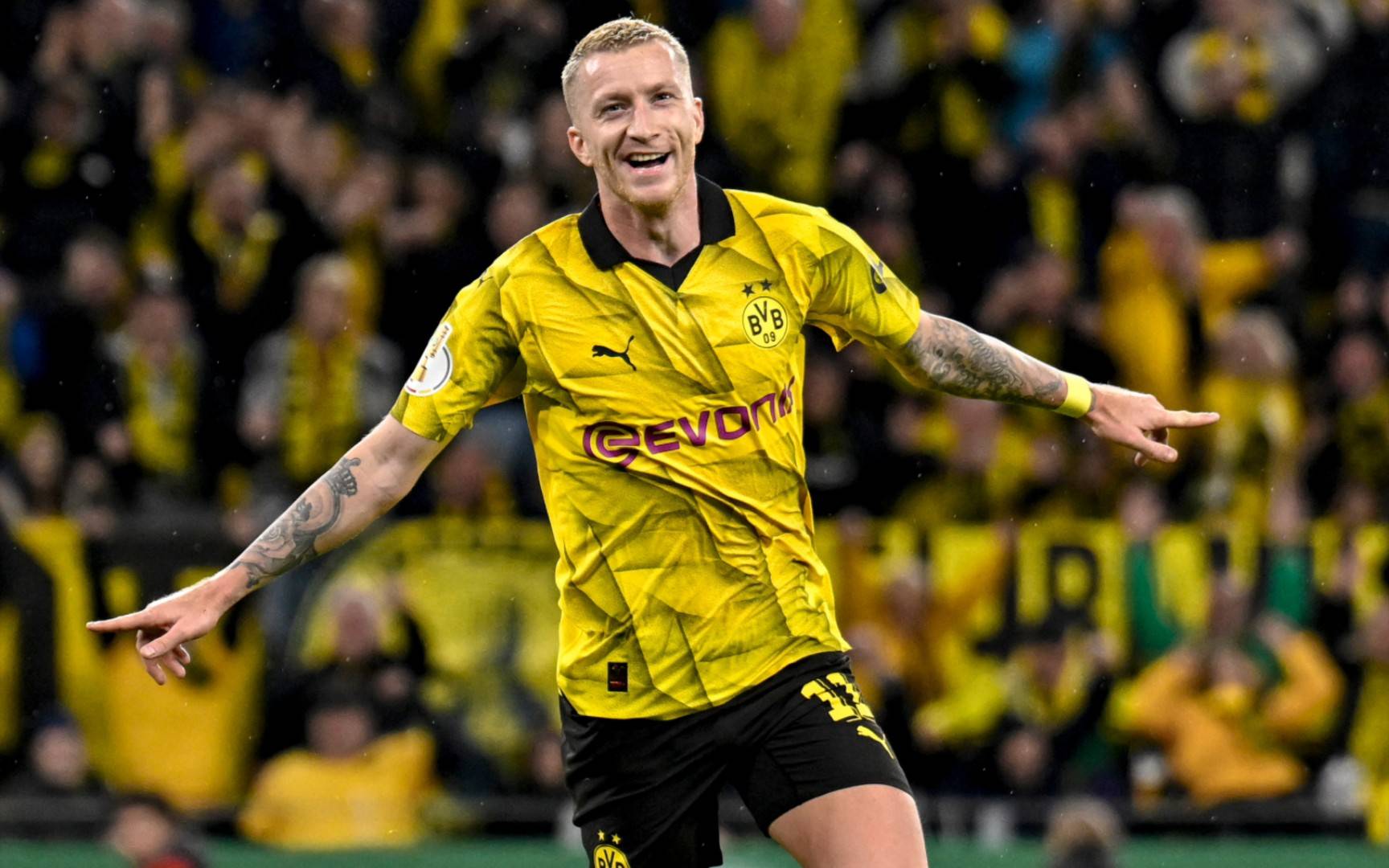 包含德国杯赛后再迎强敌;法兰克福外线爆发;主帅态度:震撼外界;团队化学反应显著的词条 包含德国杯赛后再迎强敌;法兰克福外线爆发;主帅态度:震撼外界;团队化学反应显著的词条