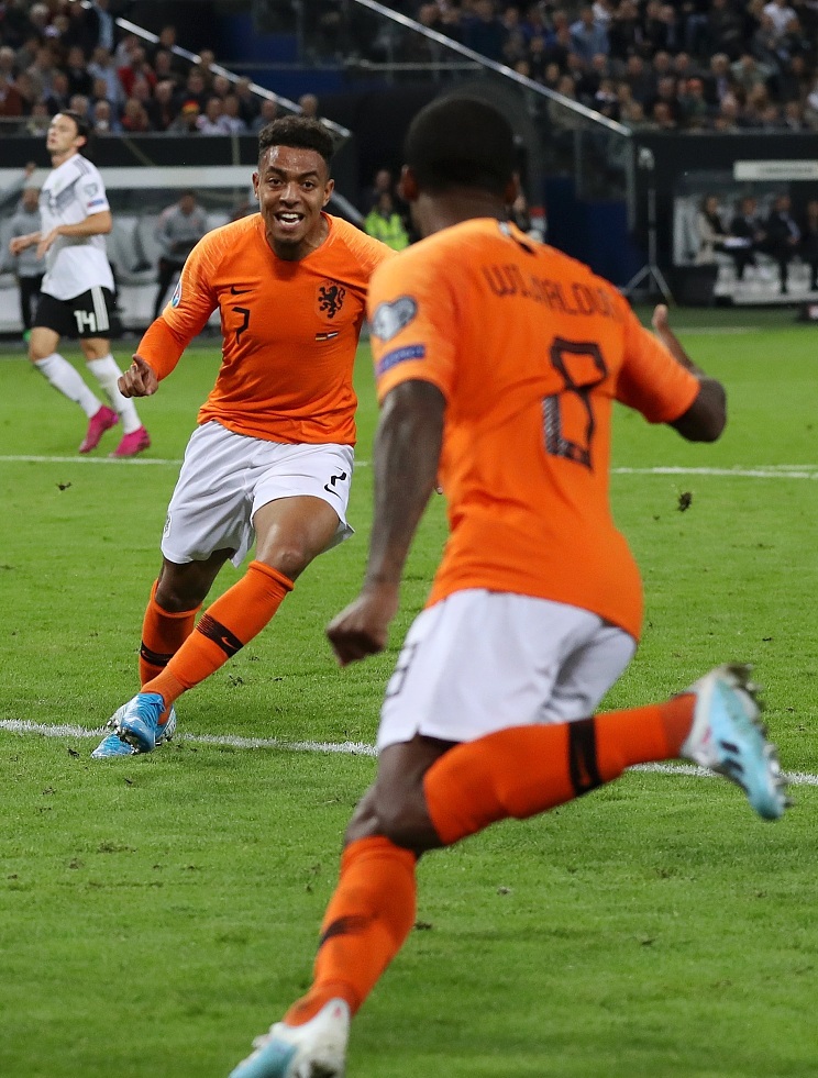 加时末段体能课后，达拉斯独行侠复出首秀备战荷甲，话题不断，轮换策略成焦点的简单介绍