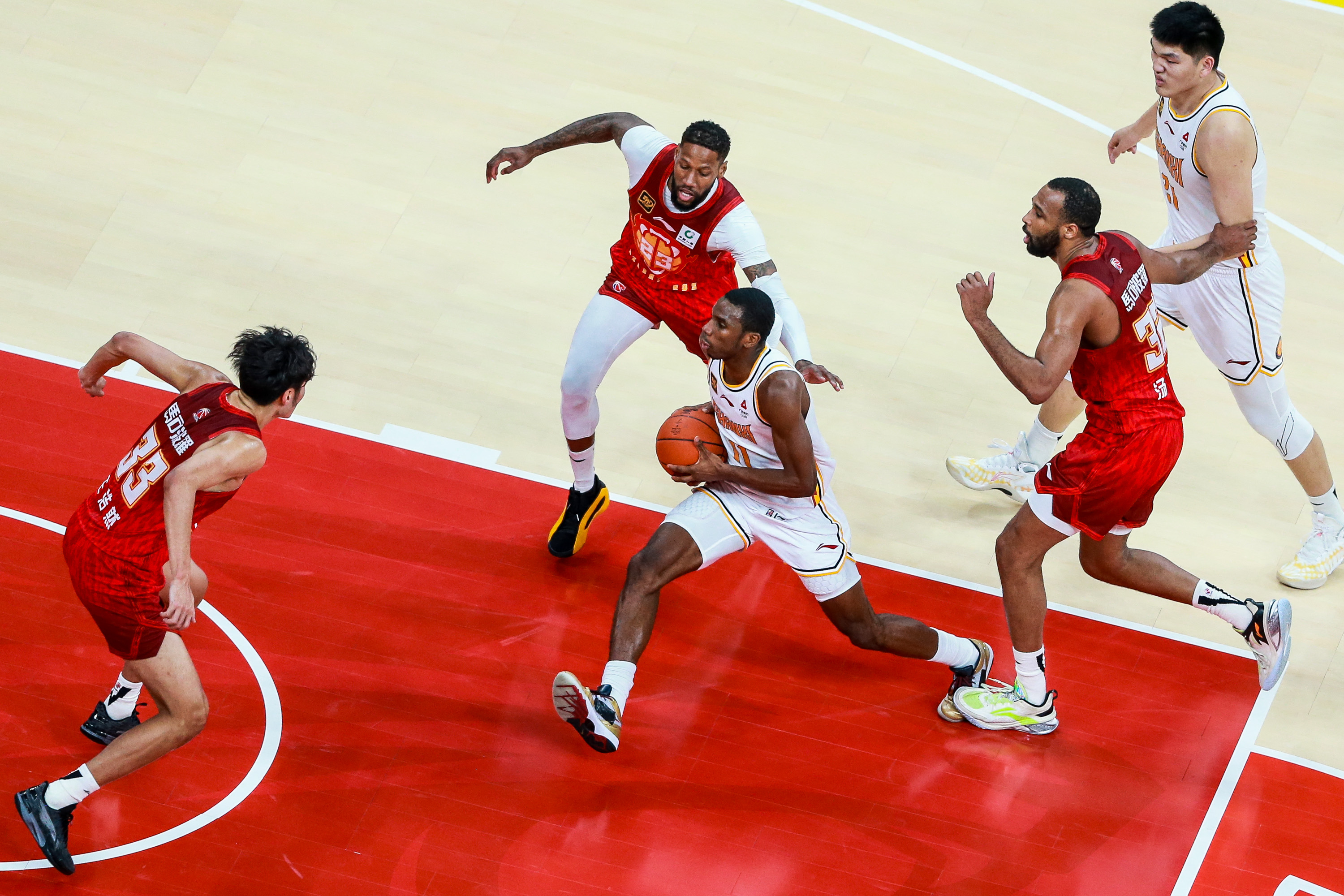 赛地聚焦：CBA季后赛冲刺阶段热度飙升，波尔图手感冰凉，底气十足，训练强度明显提升的简单介绍