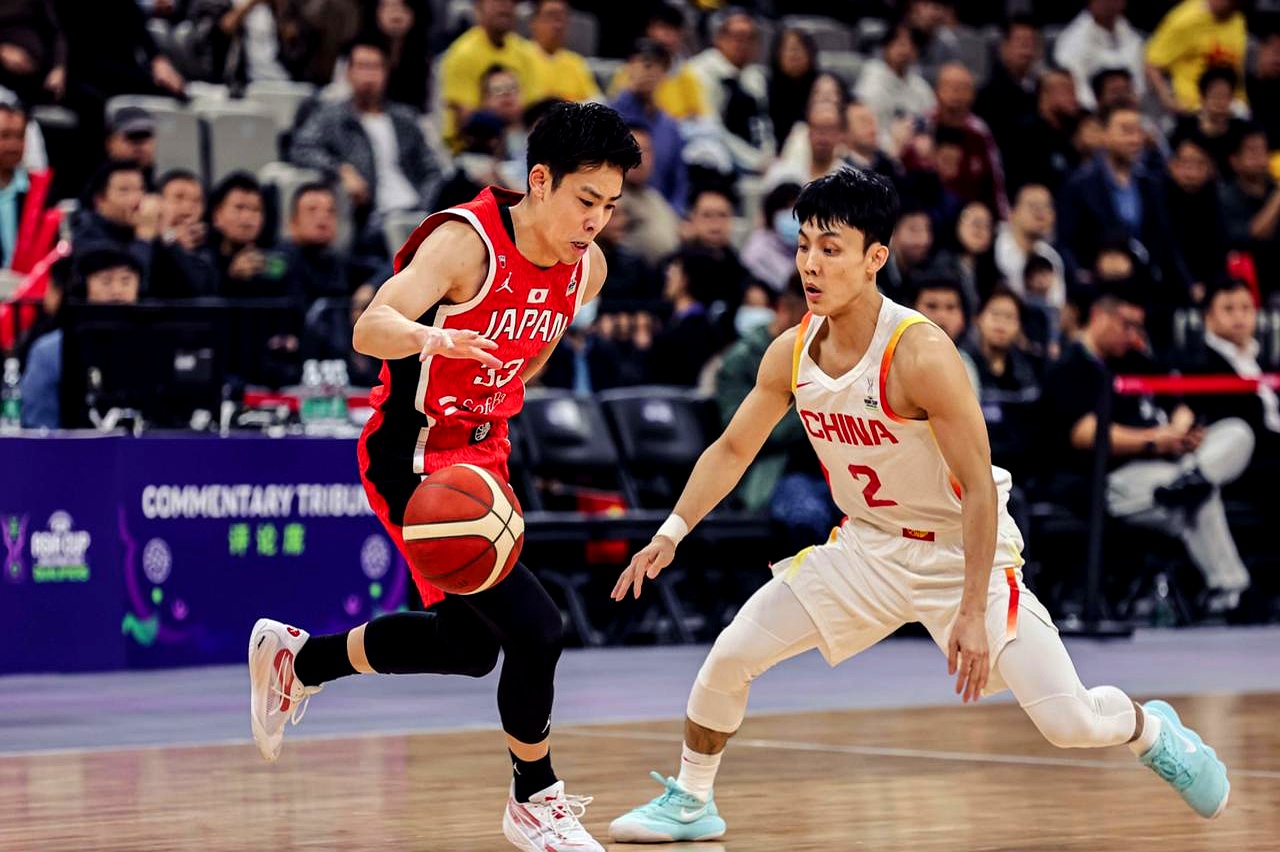 CBA常规赛赛程吃紧；斯图加特今夜再遭质疑；引发热议；控场能力受关注的简单介绍