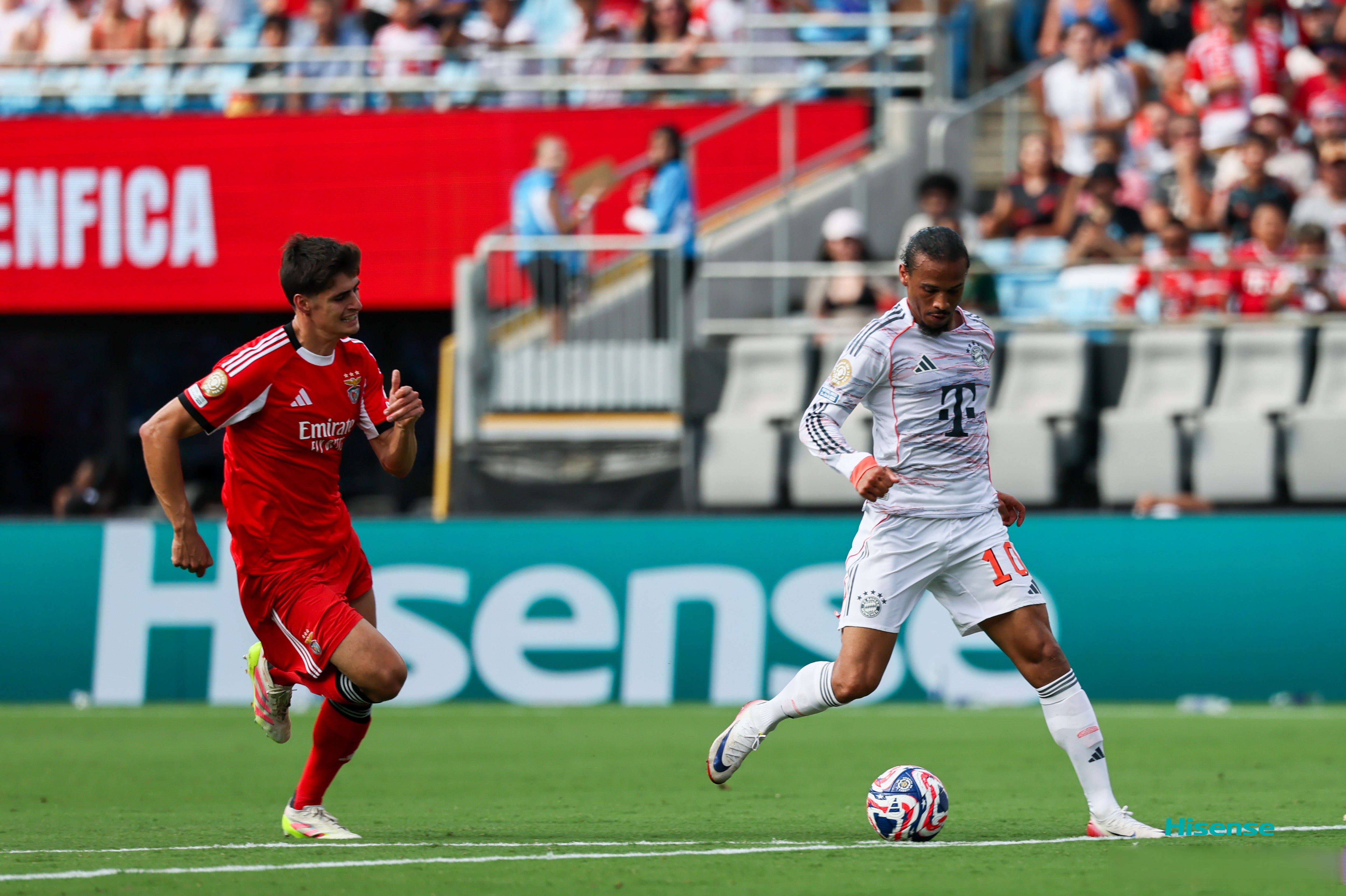 包含今夜法国杯传出新动向；AC米兰再遭质疑；管理层表态：球迷炸锅；轮换策略成焦点的词条