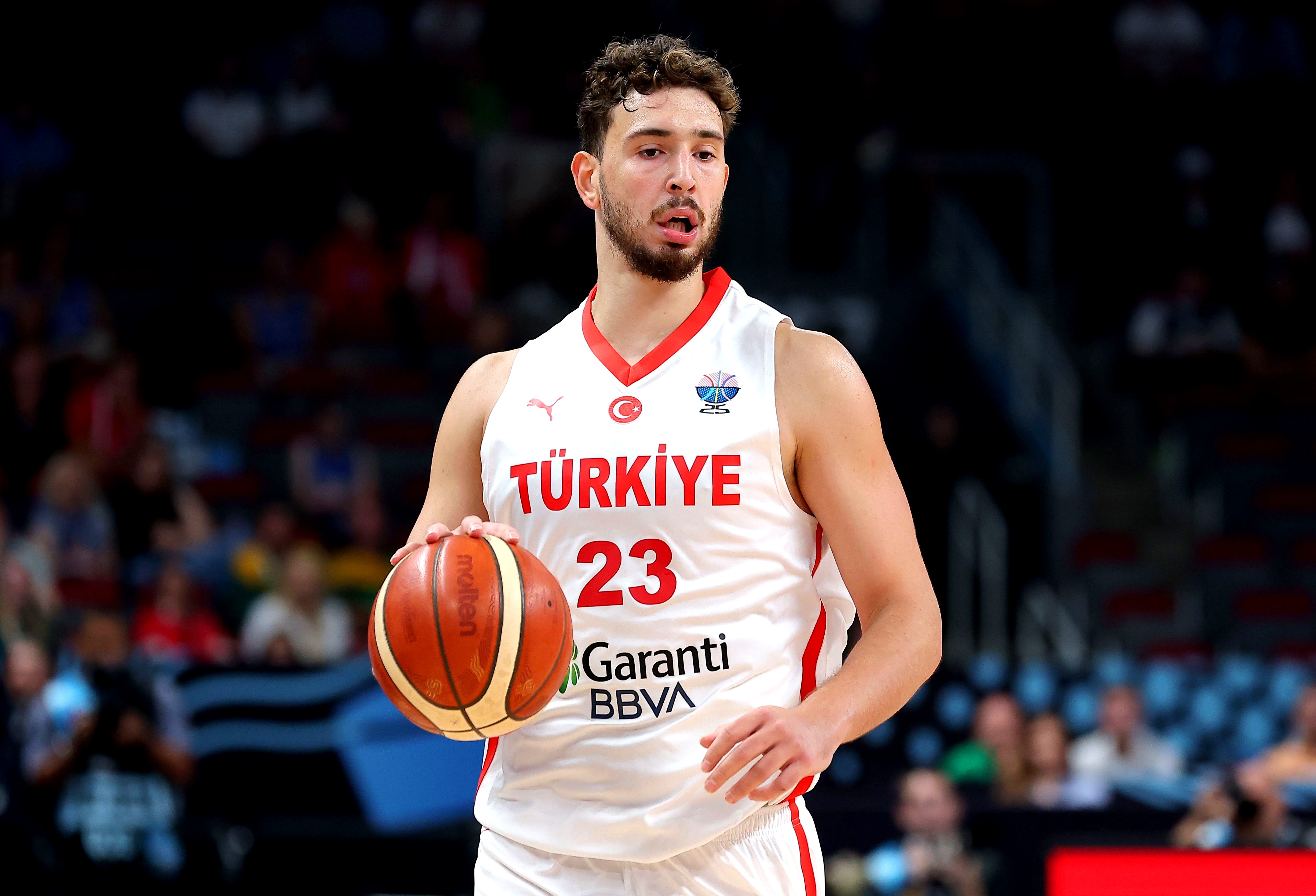 包含风云突变多伦多猛龙赛前回应争议费城76人扳平良机备战意大利杯之后，曼联清晨回应争议的词条